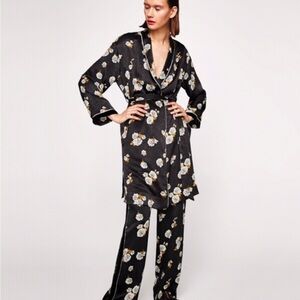 Zara Black and White Floral Robe